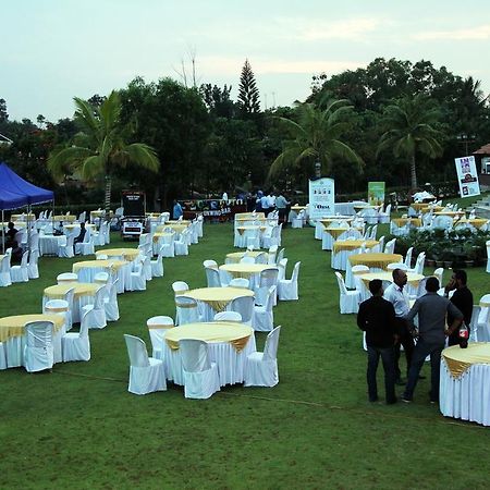 Hotel By The Way Mysore Exterior foto