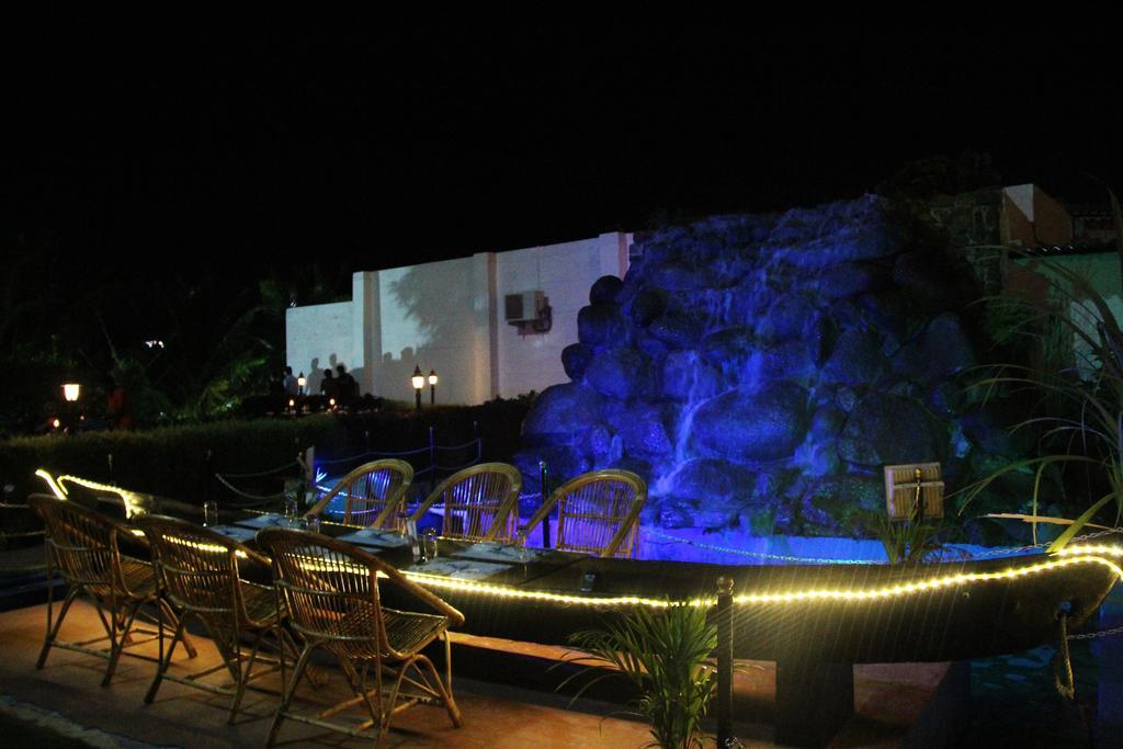 Hotel By The Way Mysore Exterior foto
