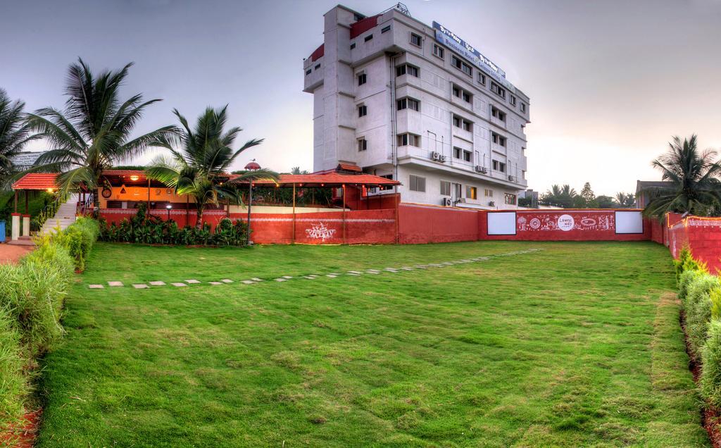 Hotel By The Way Mysore Zimmer foto