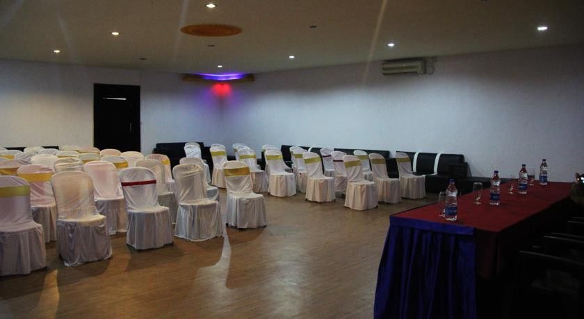 Hotel By The Way Mysore Exterior foto